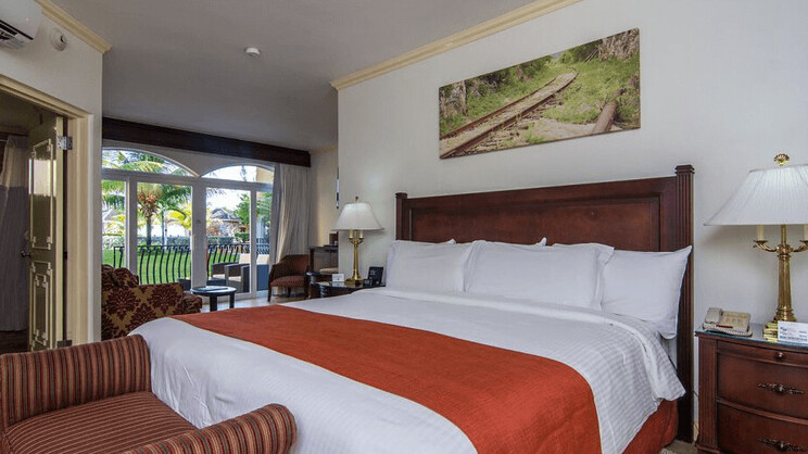 Jewel Paradise Cove Adult Beach Resort & Spa